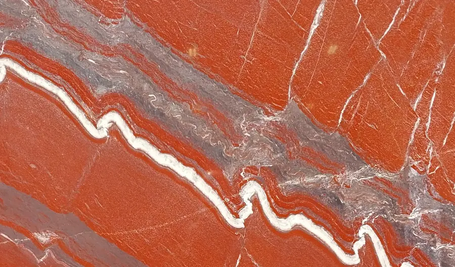 Мрамор Rosso Laguna